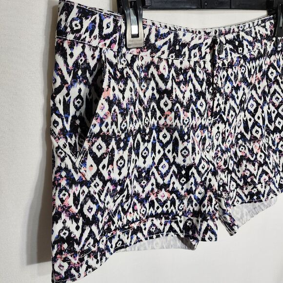 Lole Women's Shorts Size 10 Cactus Flower Sizzle Multicolor Ikat Pleated Casey - Picture 4 of 12